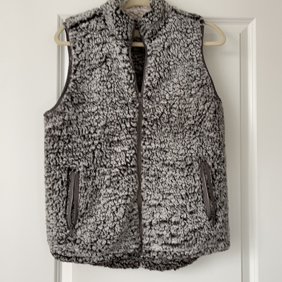 Thread & Supply sherpa fleece vest - Picture 2 of 6